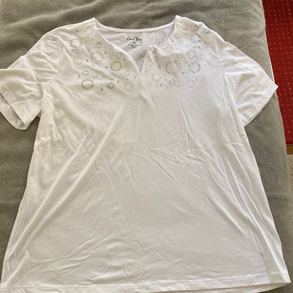 White embellished t-shirt, size XL